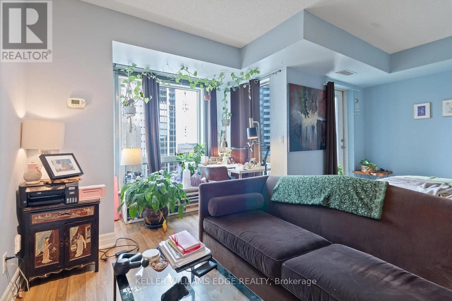 #1408 8 SCOLLARD STREET - 13