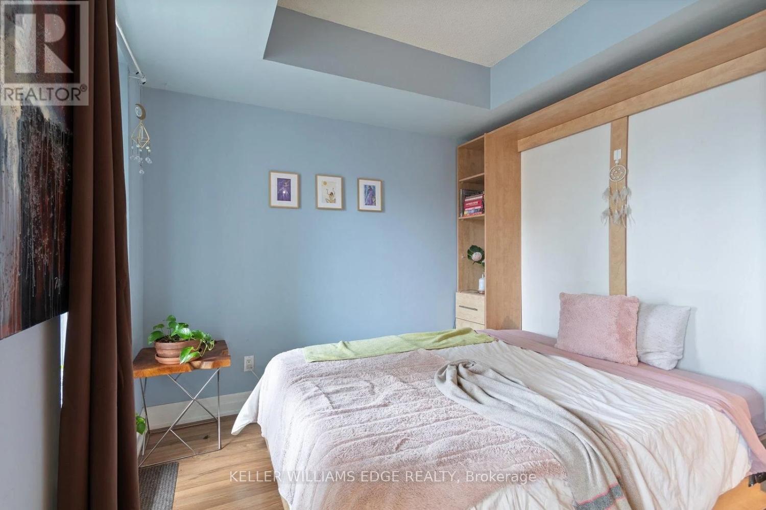 #1408 8 SCOLLARD STREET - 16