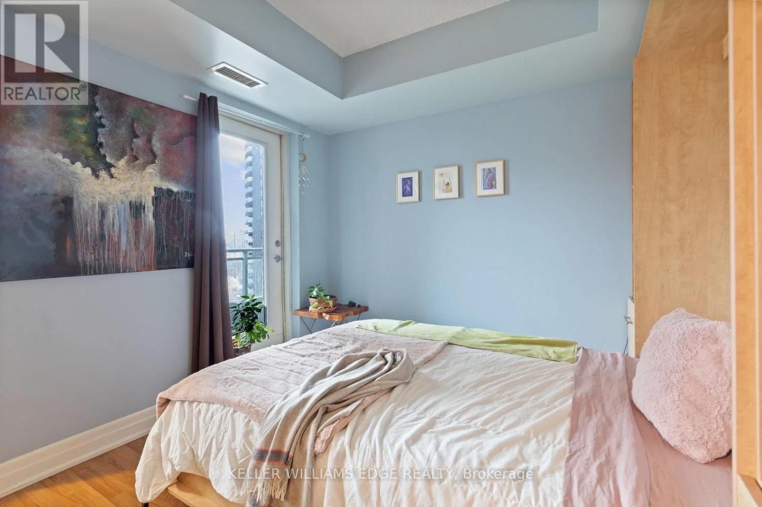 #1408 8 SCOLLARD STREET - 17