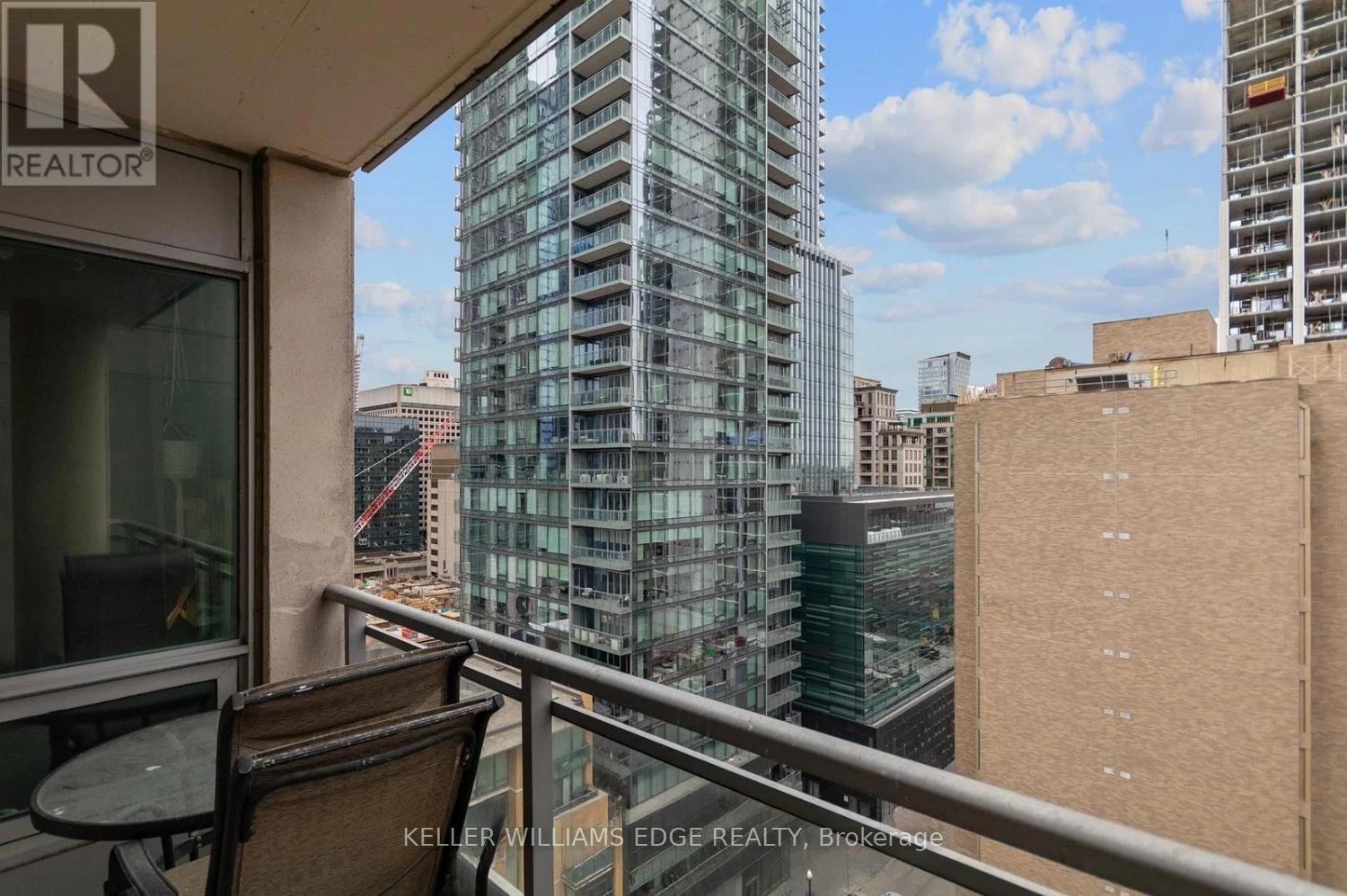 #1408 8 SCOLLARD STREET - 23