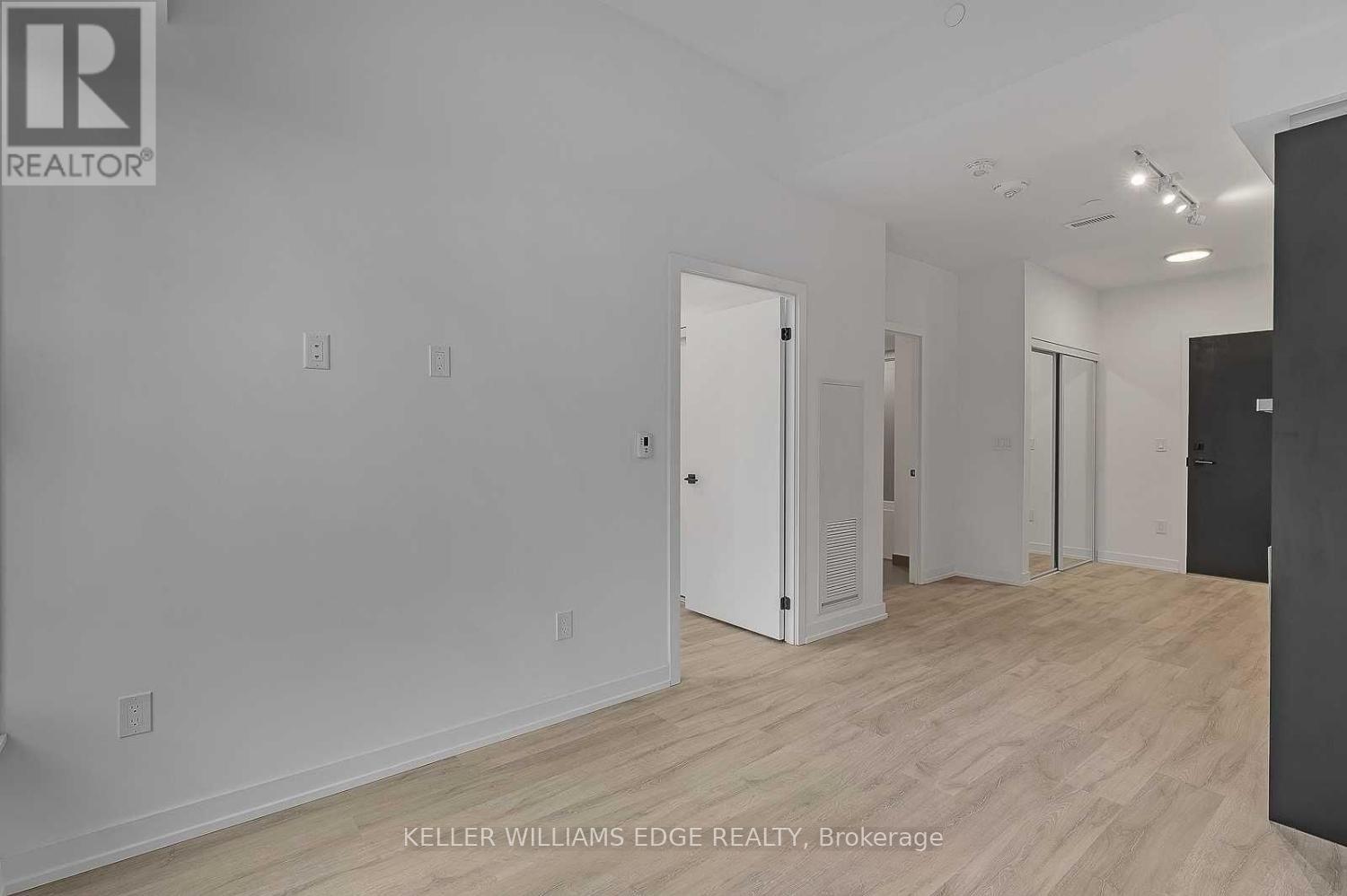 #202 2 AUGUSTA AVENUE - 7