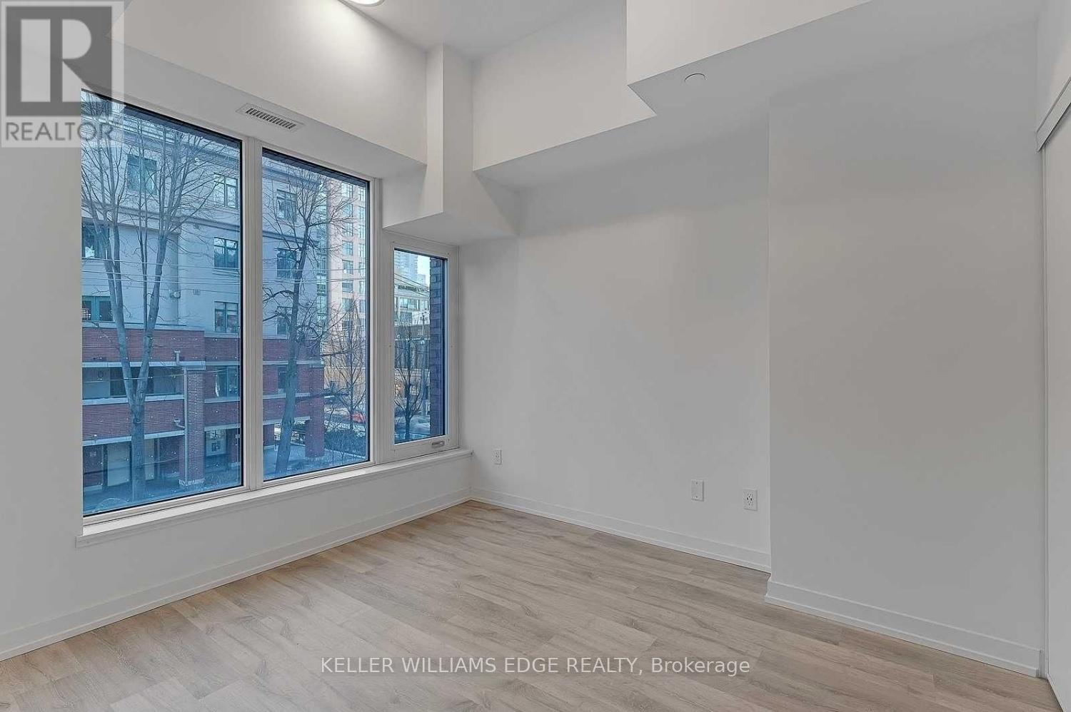 #202 2 AUGUSTA AVENUE - 9