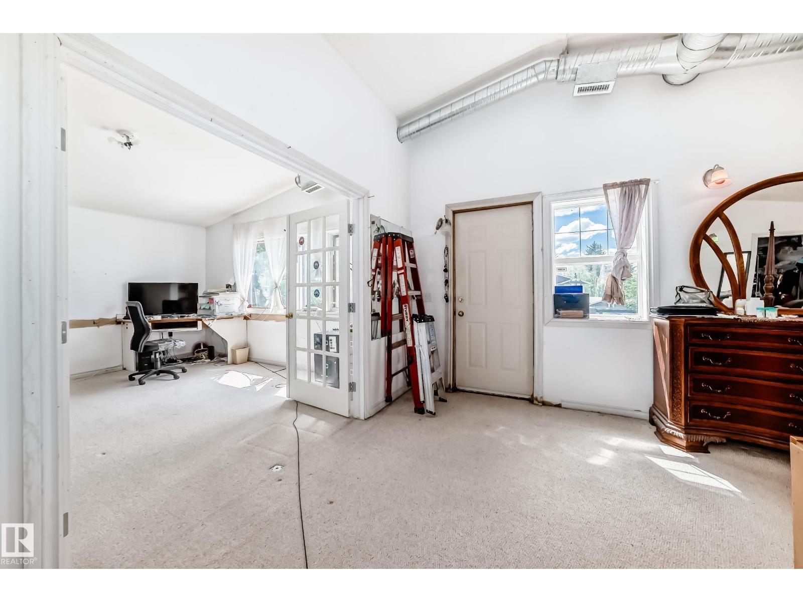 6804 102A AV NW - 29