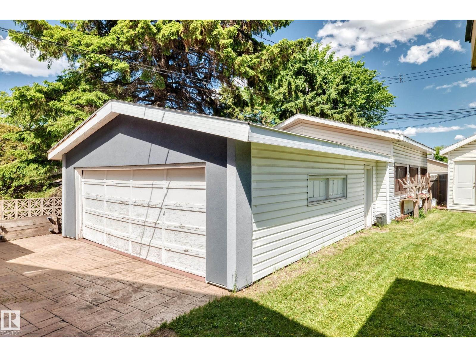 6804 102A AV NW - 50