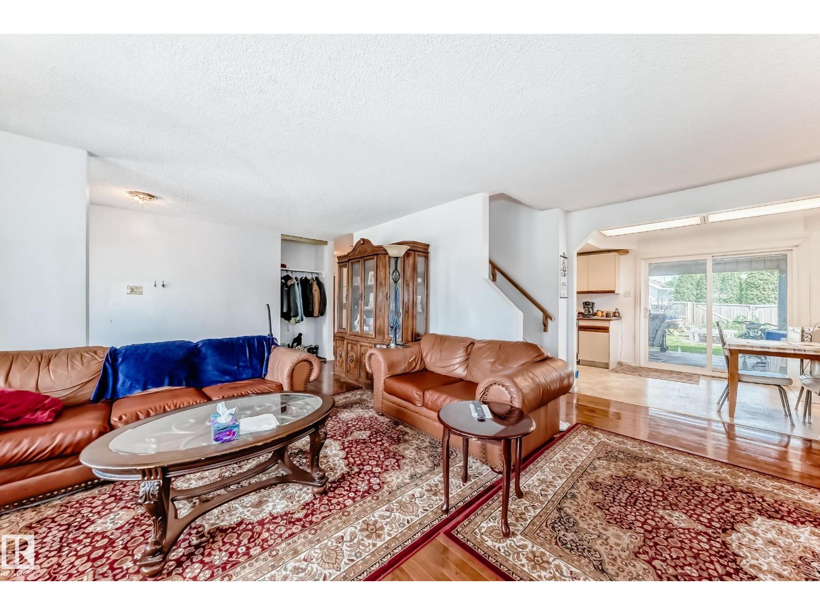 6804 102A AV NW - 9