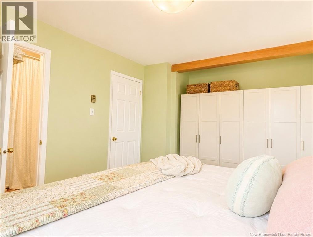 1075 Sycamore - 22