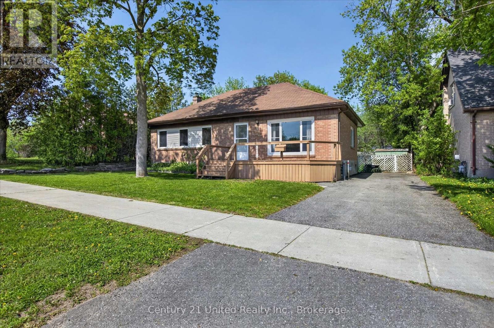 818 RISHOR CRESCENT - 1