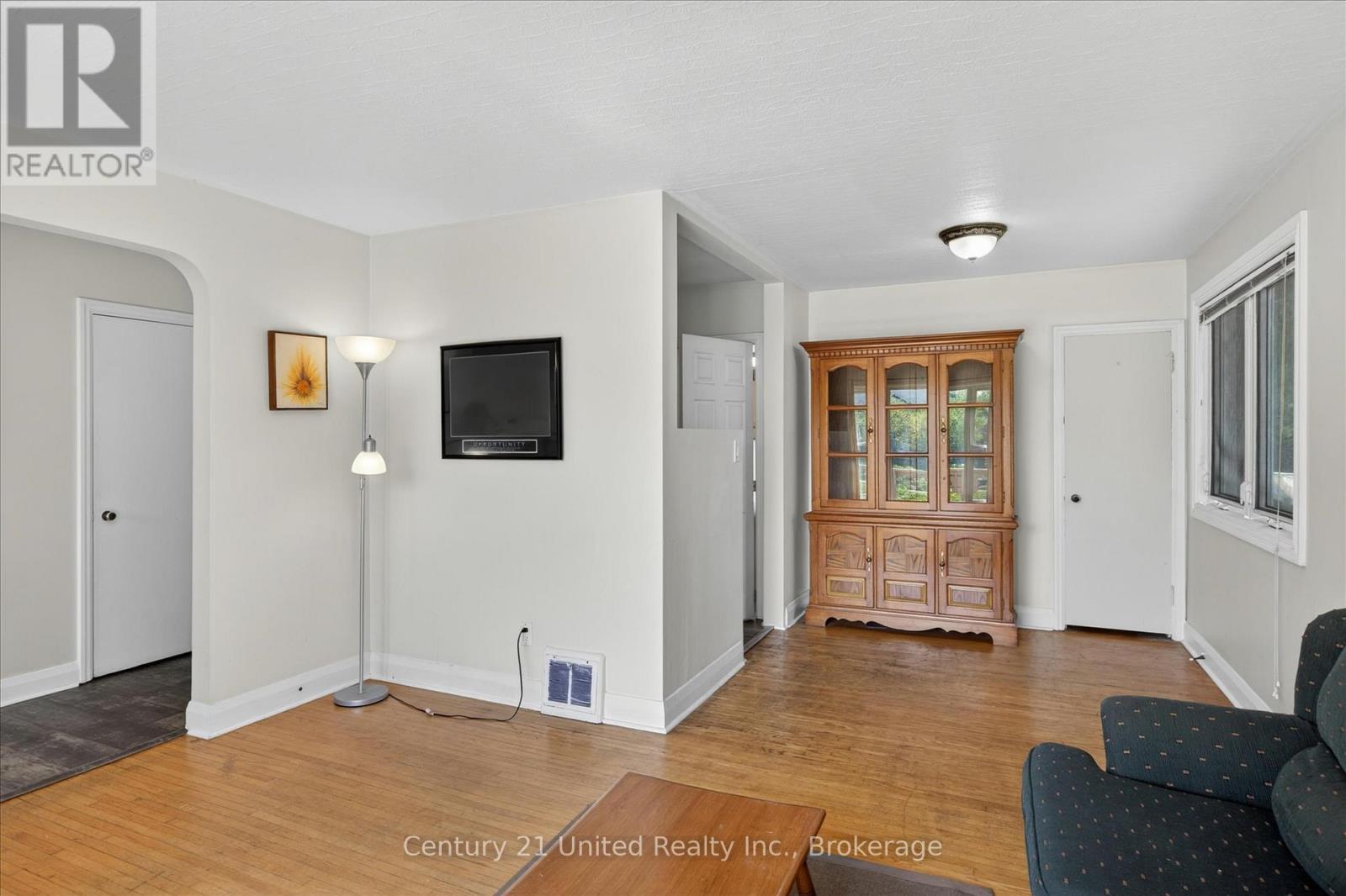 818 RISHOR CRESCENT - 10