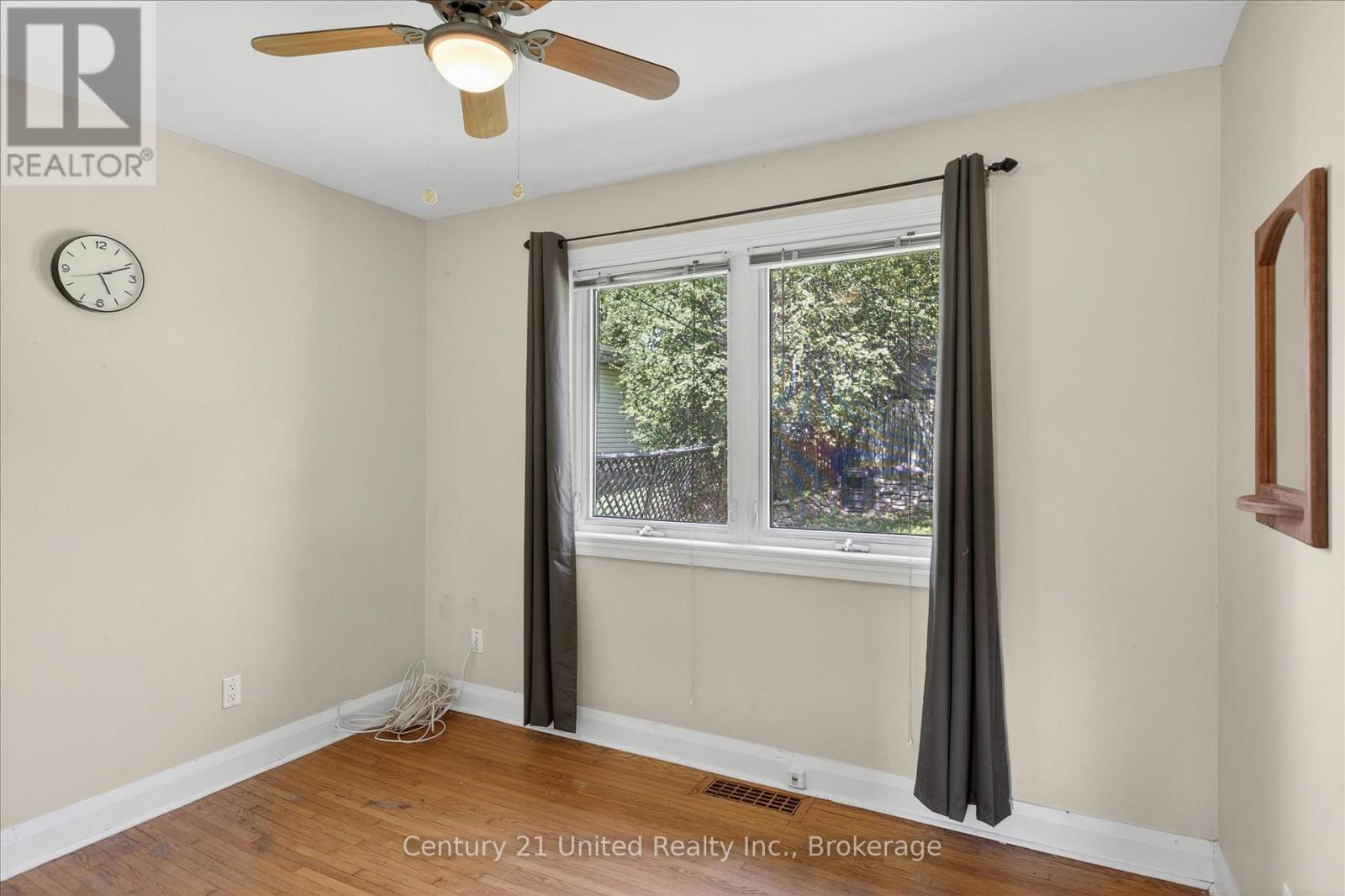 818 RISHOR CRESCENT - 24