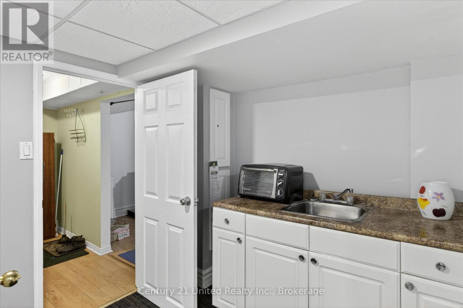 818 RISHOR CRESCENT - 36