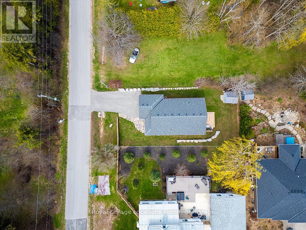 17 ELGIN STREET S - 27