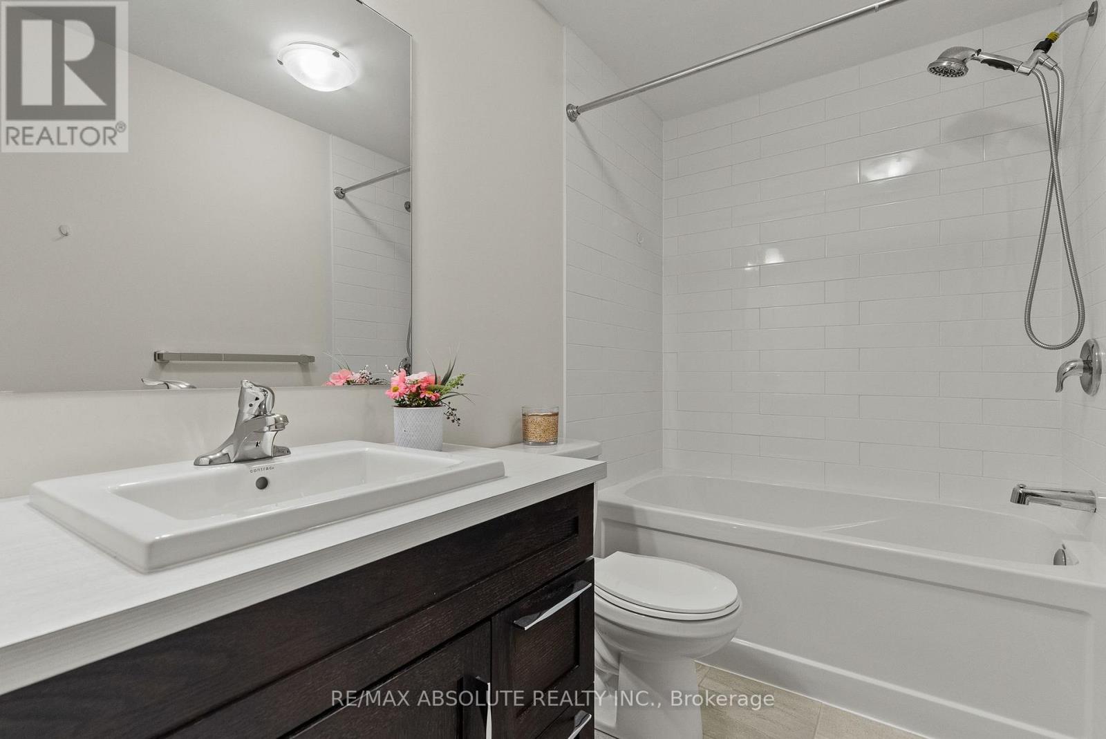 3 Bed, 3 Bath House for Sale in Ottawa – 231 SHINNY AVENUE, Ottawa – MLS# X13412980 - Image 17