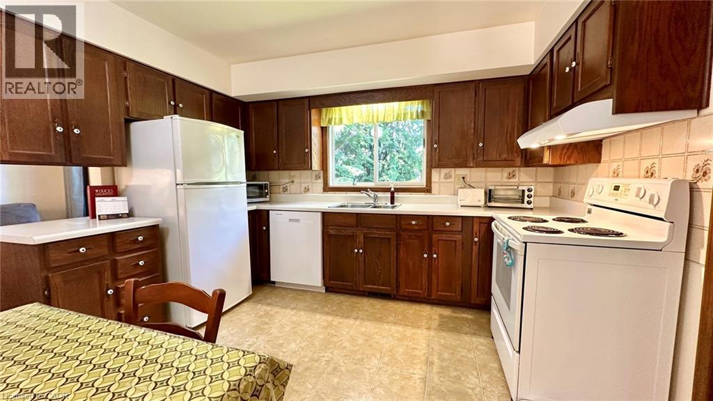 4-bedroom home for sale at 63 LEE Avenue, Simcoe ON · photo 5 of 36