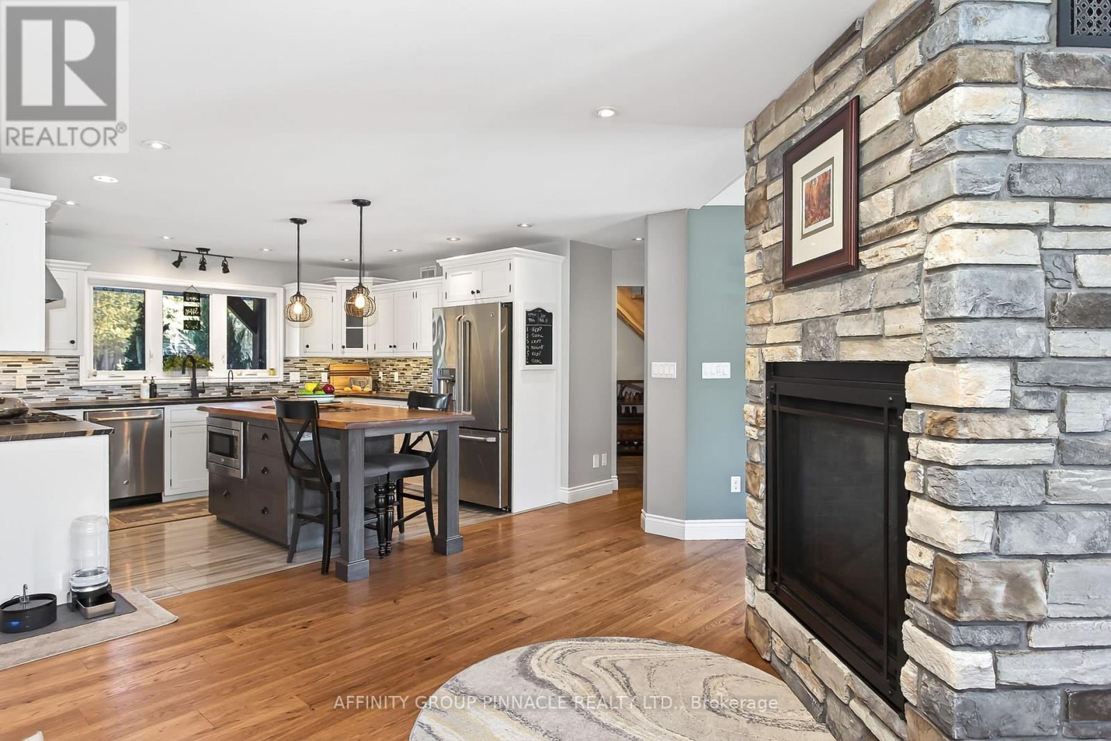 487 FAIRBAIRN ROAD - 12