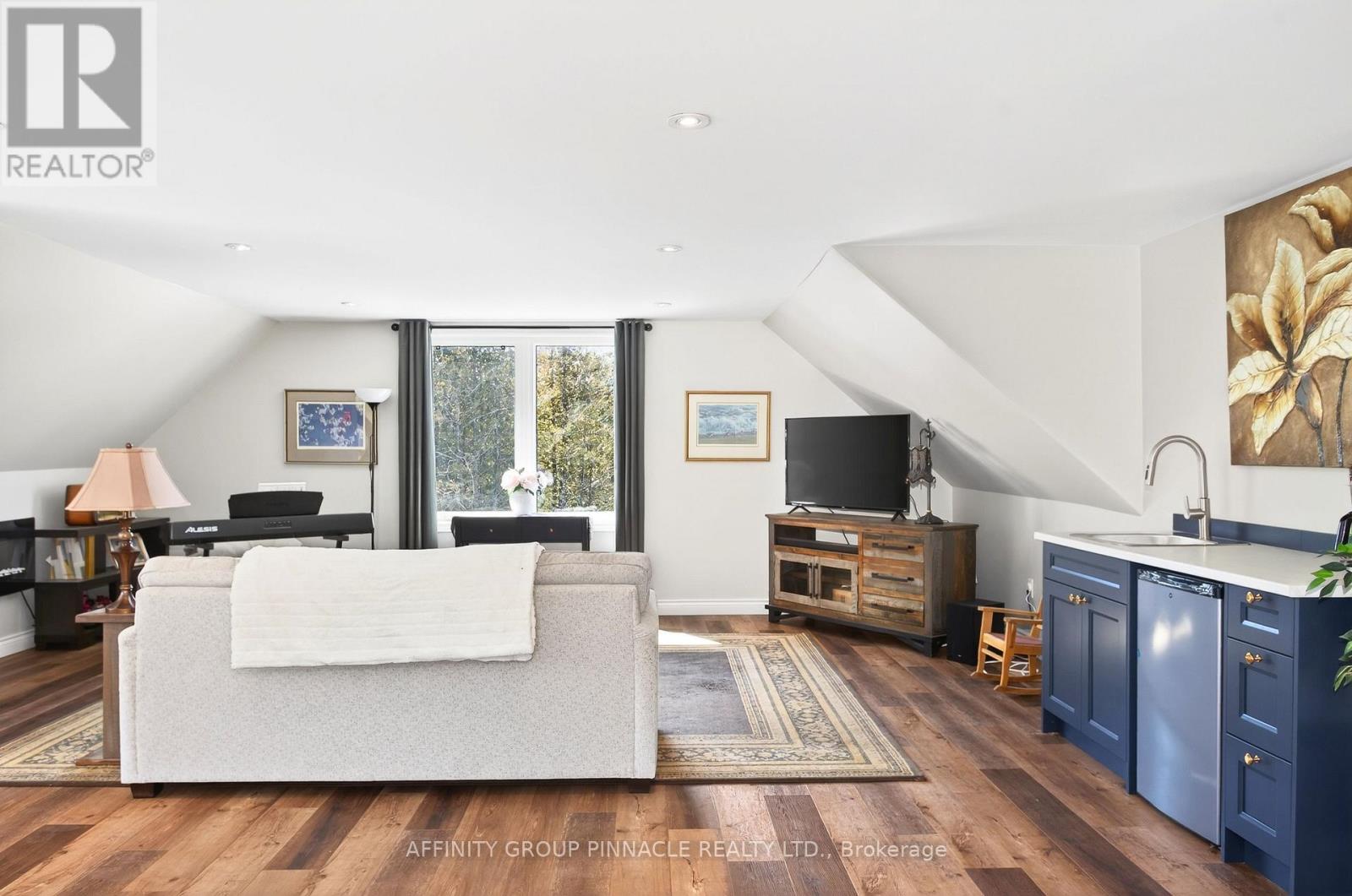 487 FAIRBAIRN ROAD - 33