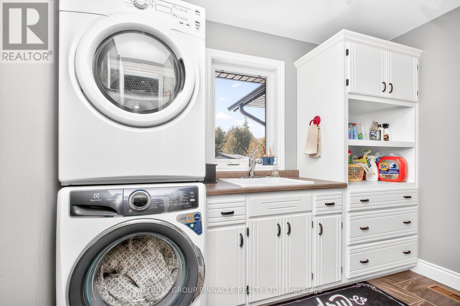 487 FAIRBAIRN ROAD - 30