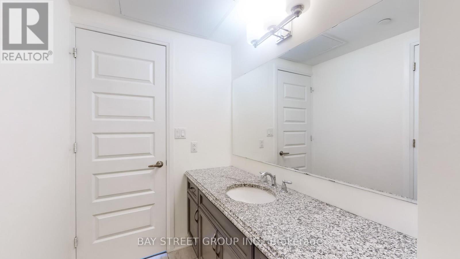 #512 2 ADAM SELLERS STREET - 17