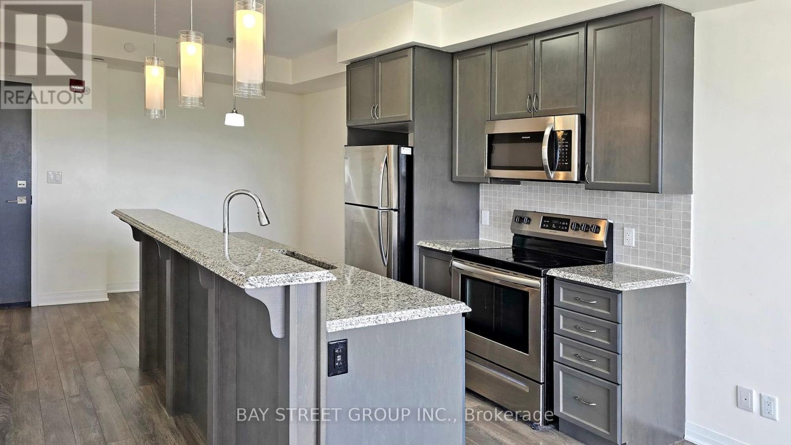 #512 2 ADAM SELLERS STREET - 7