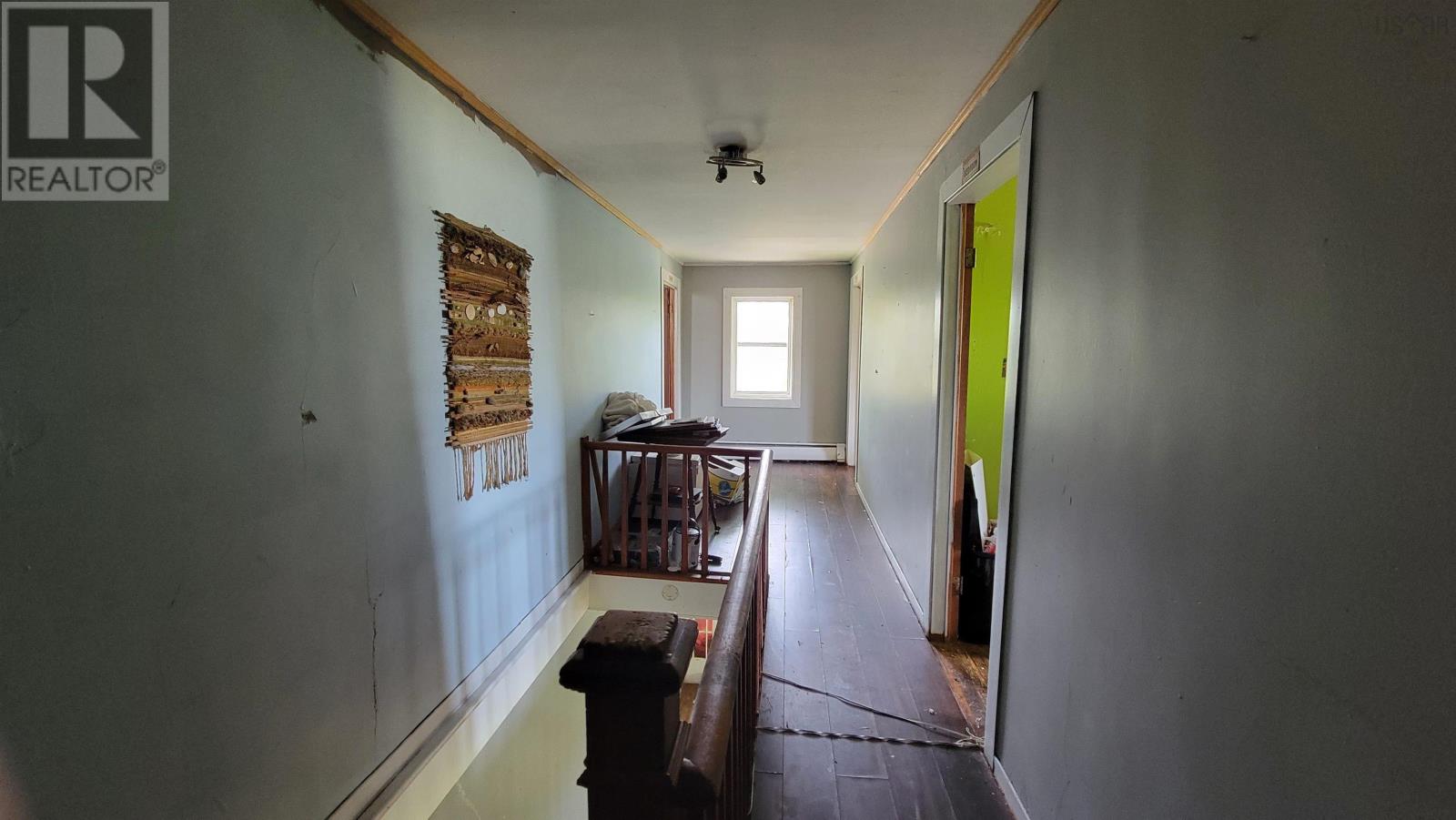 1641 1 Highway - 16