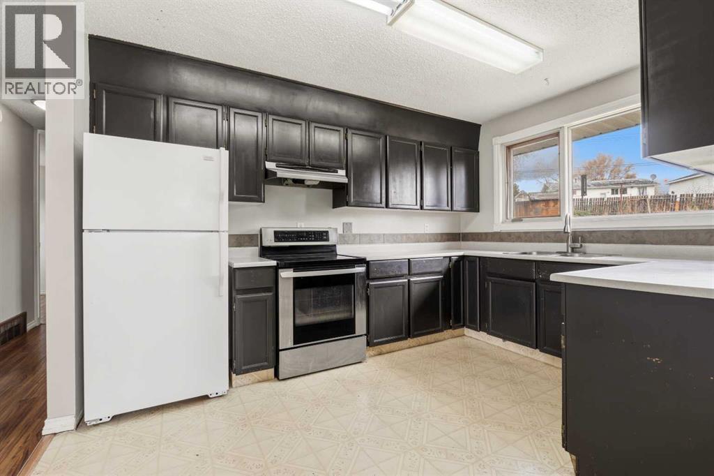 5411 Fir Crescent — photo 12