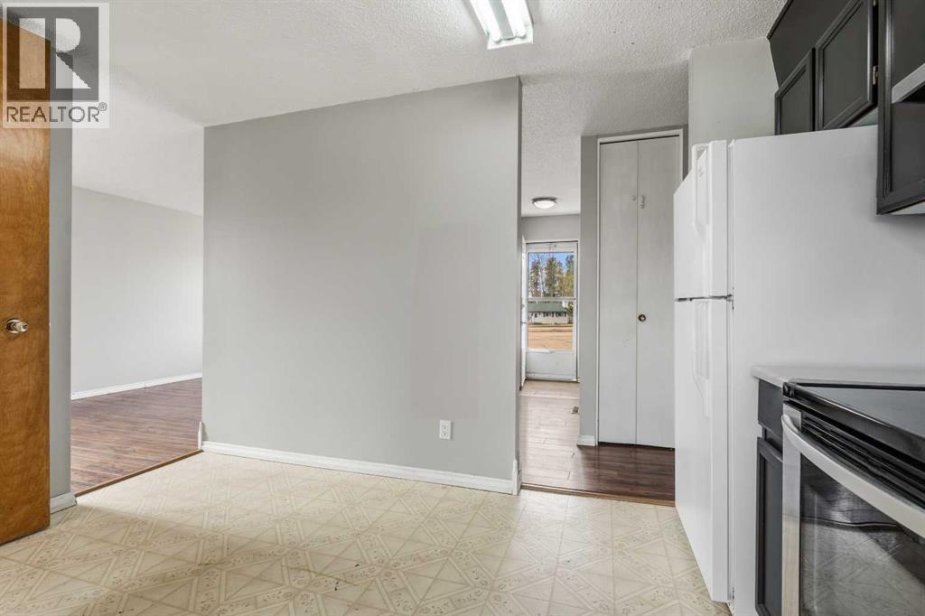5411 Fir Crescent — photo 22