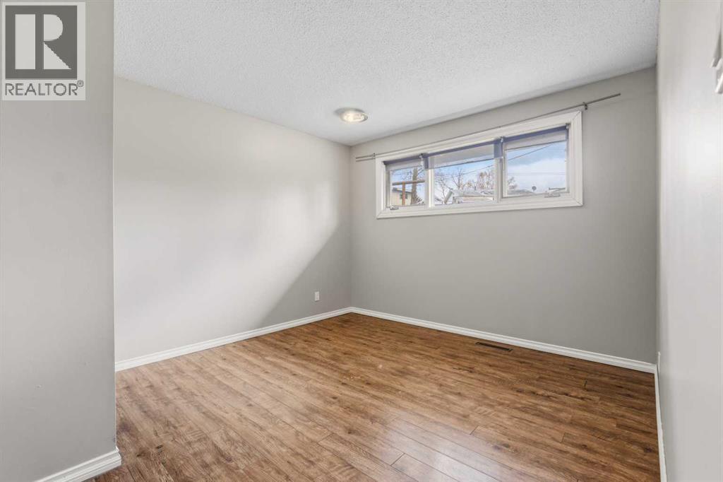 5411 Fir Crescent — photo 16
