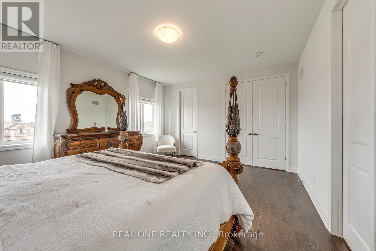 1079 JOHN LAIRD CIRCLE - 28