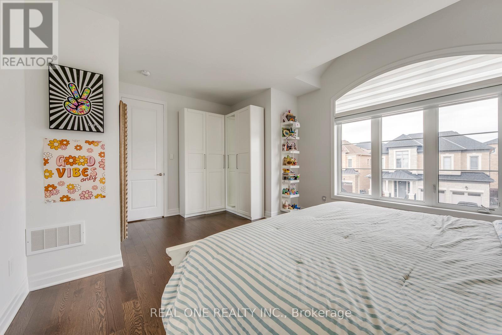 1079 JOHN LAIRD CIRCLE - 32