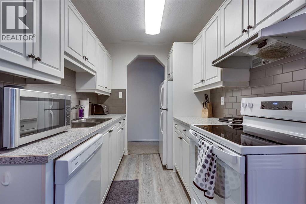 #3 5 Stanton Street - 13