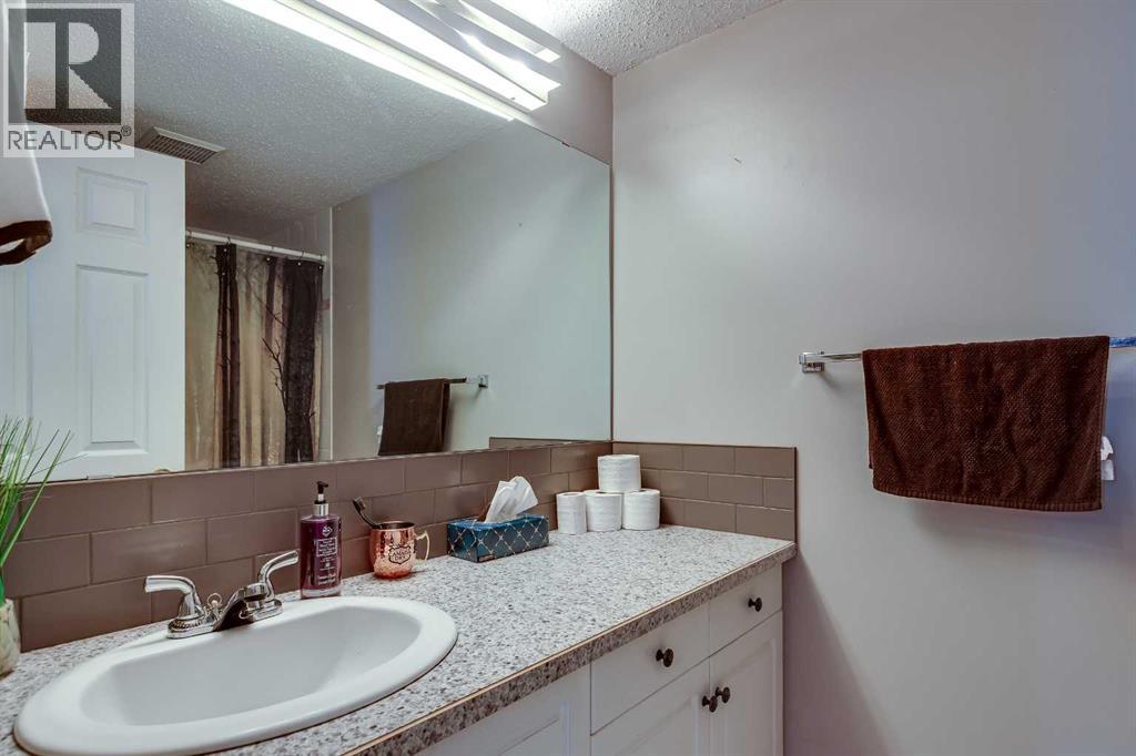 #3 5 Stanton Street - 17