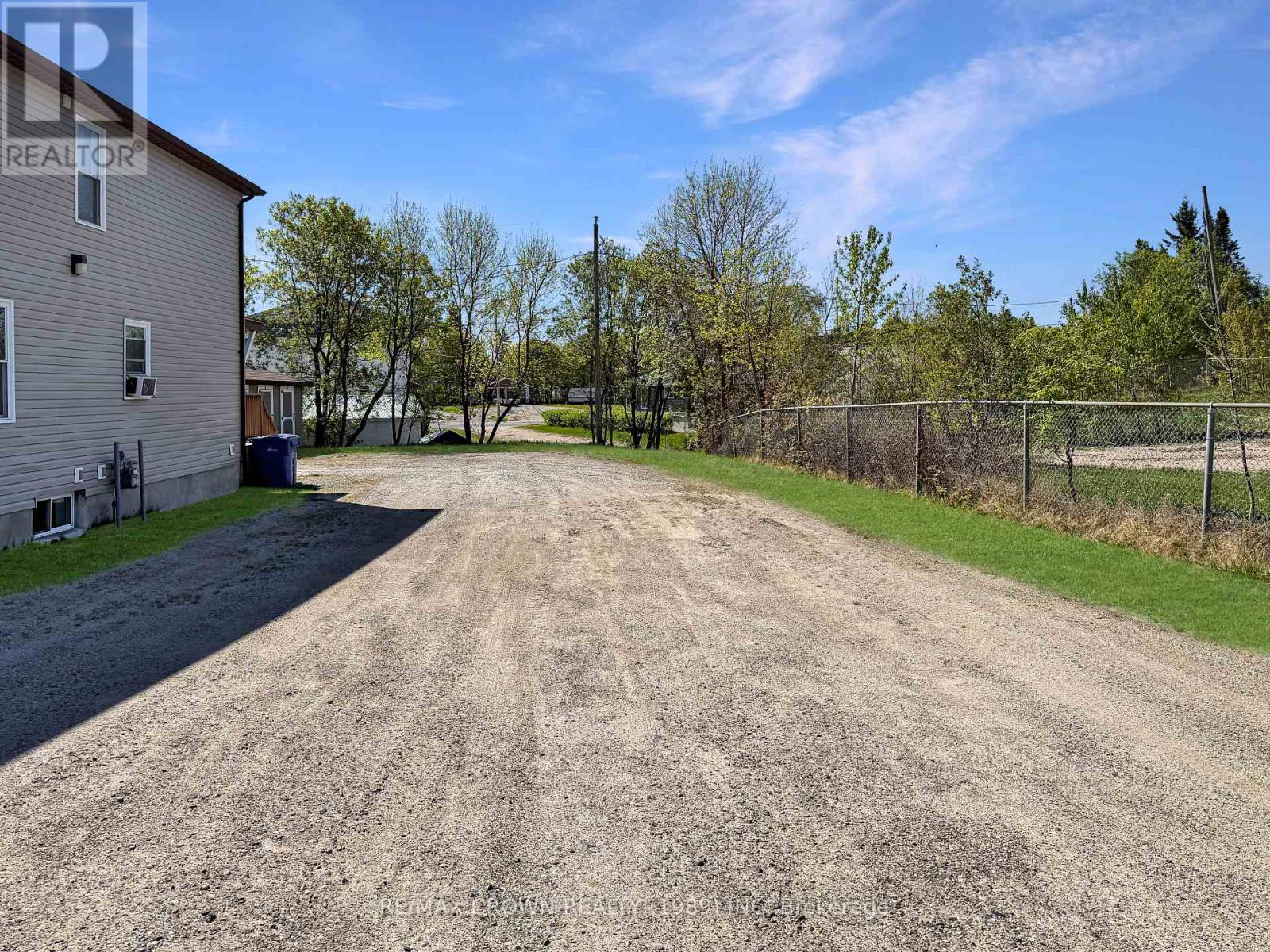 119 BYNG AVENUE - 23
