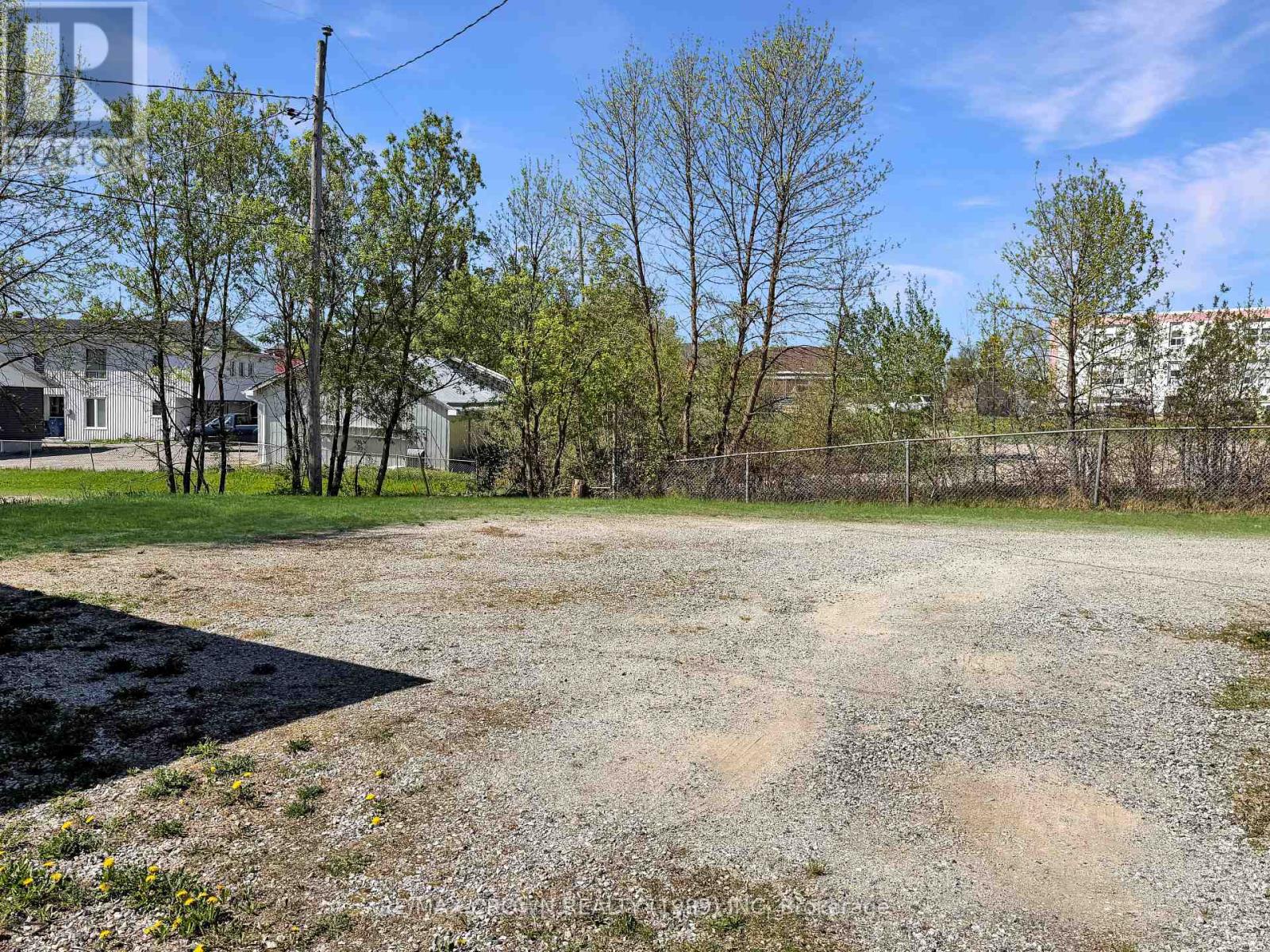119 BYNG AVENUE - 26