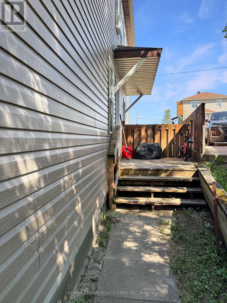119 BYNG AVENUE - 7