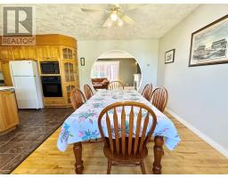 8 Gillingham Avenue thumbnail 12