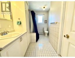 8 Gillingham Avenue thumbnail 19