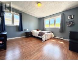 8 Gillingham Avenue thumbnail 24