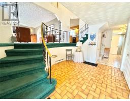 8 Gillingham Avenue thumbnail 3