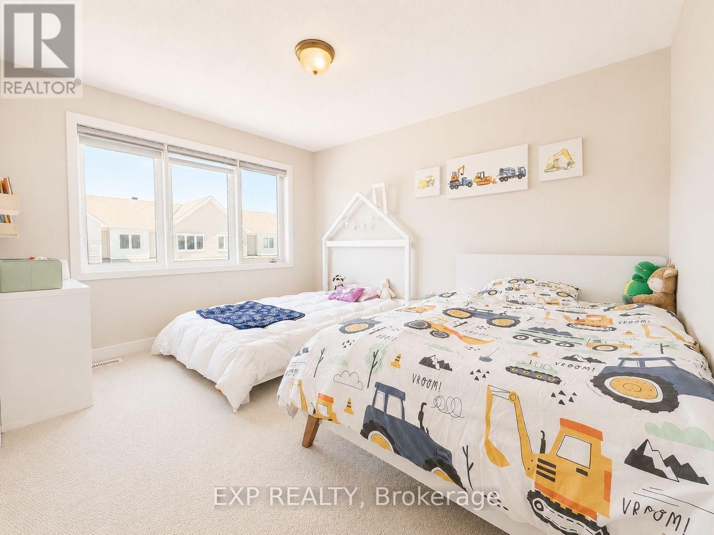647 CREVIER WALK — photo 26 of 47