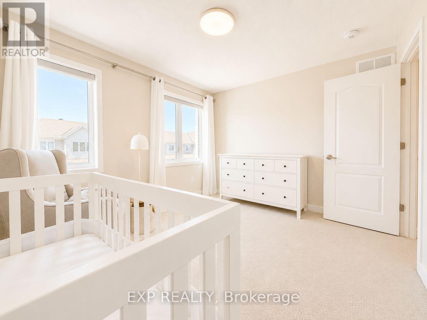 647 CREVIER WALK — photo 32 of 47