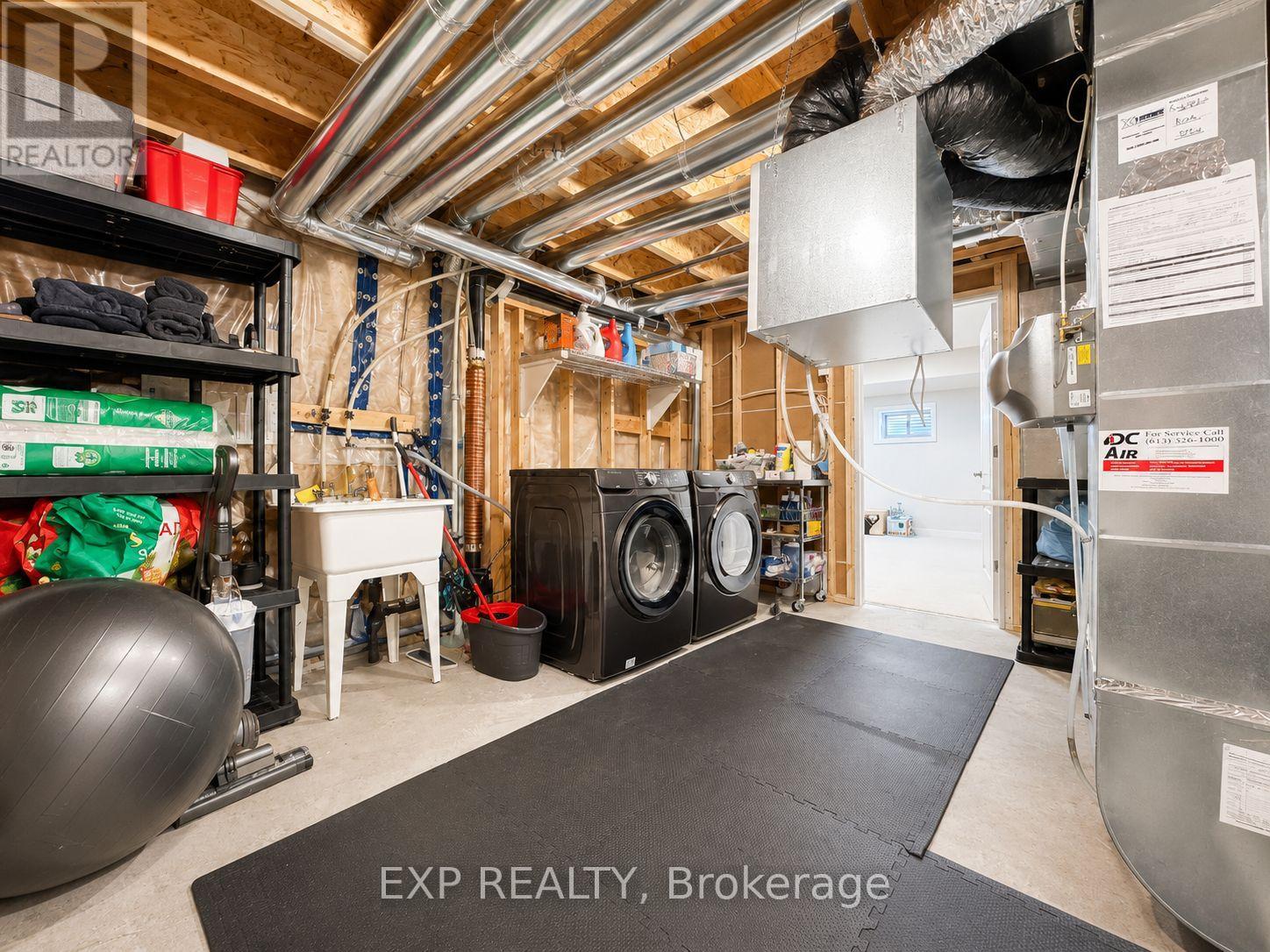 647 CREVIER WALK — photo 40 of 47