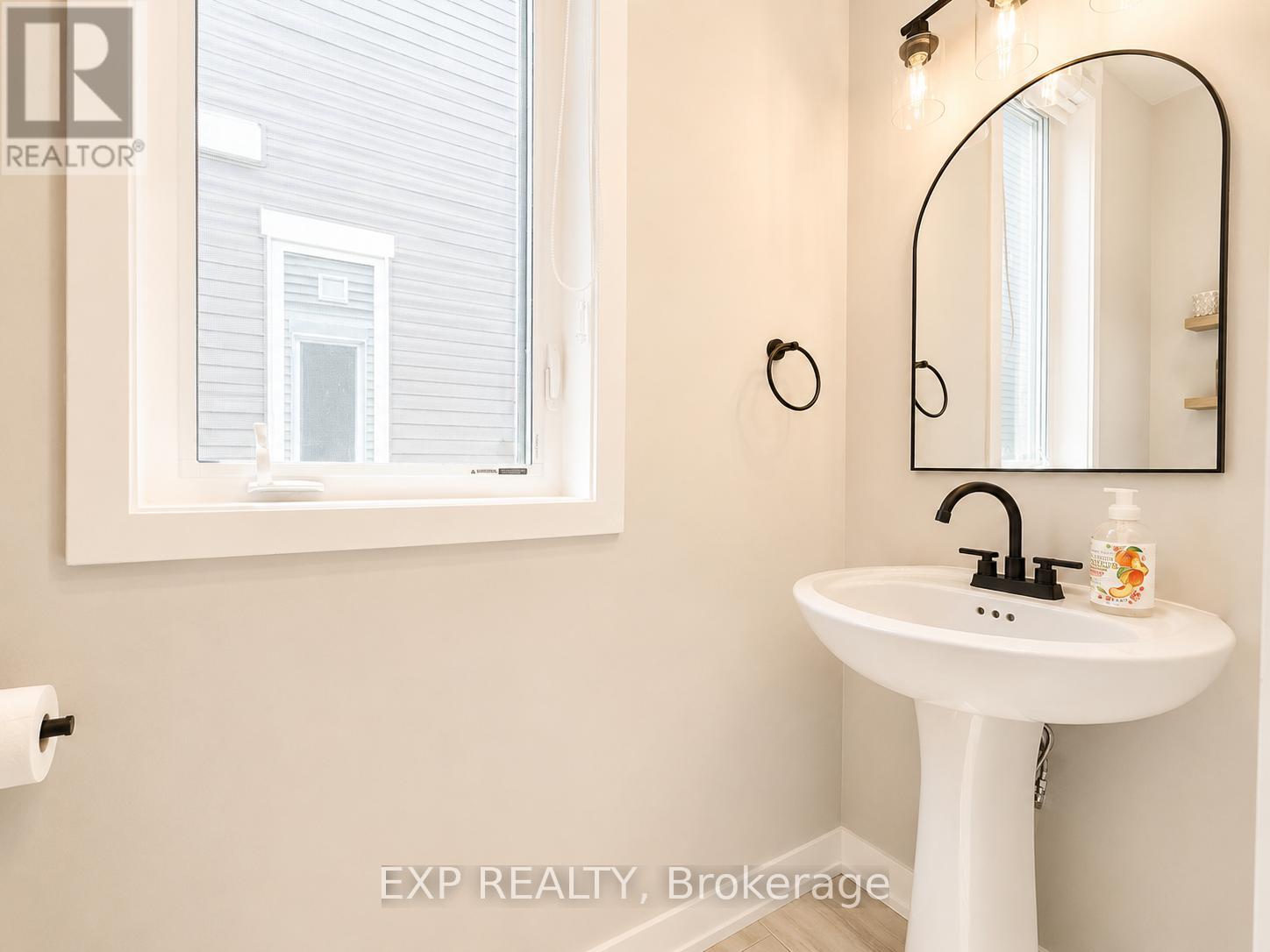 647 CREVIER WALK — photo 8 of 47