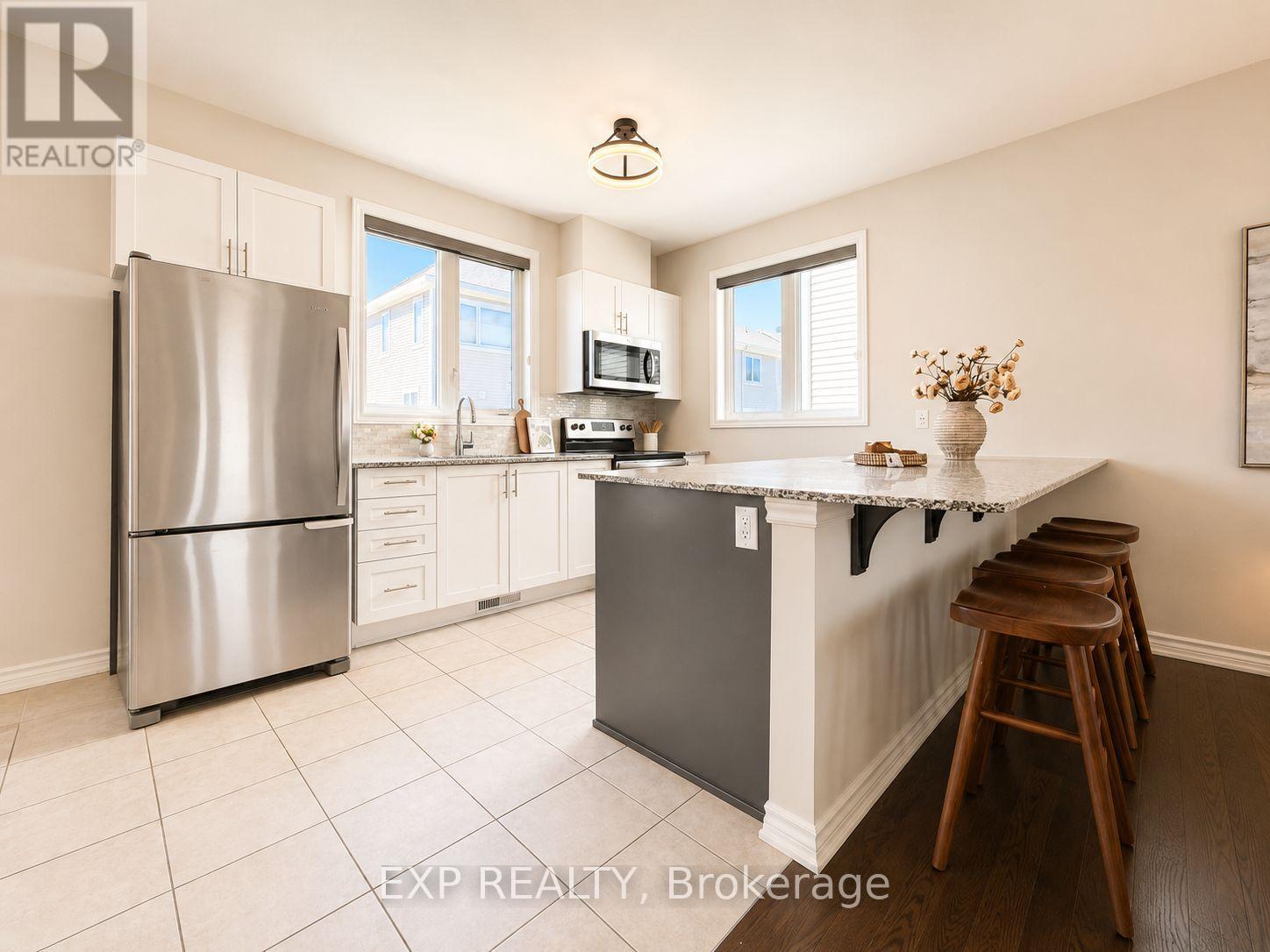 516 LOURY ROW — photo 13 of 44