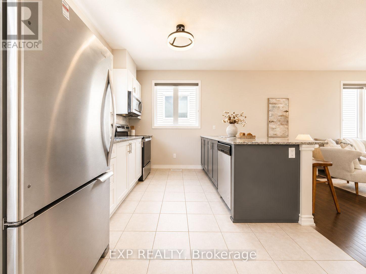 516 LOURY ROW — photo 14 of 44