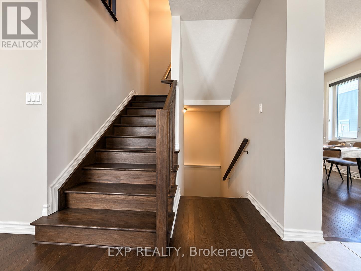 516 LOURY ROW — photo 17 of 44