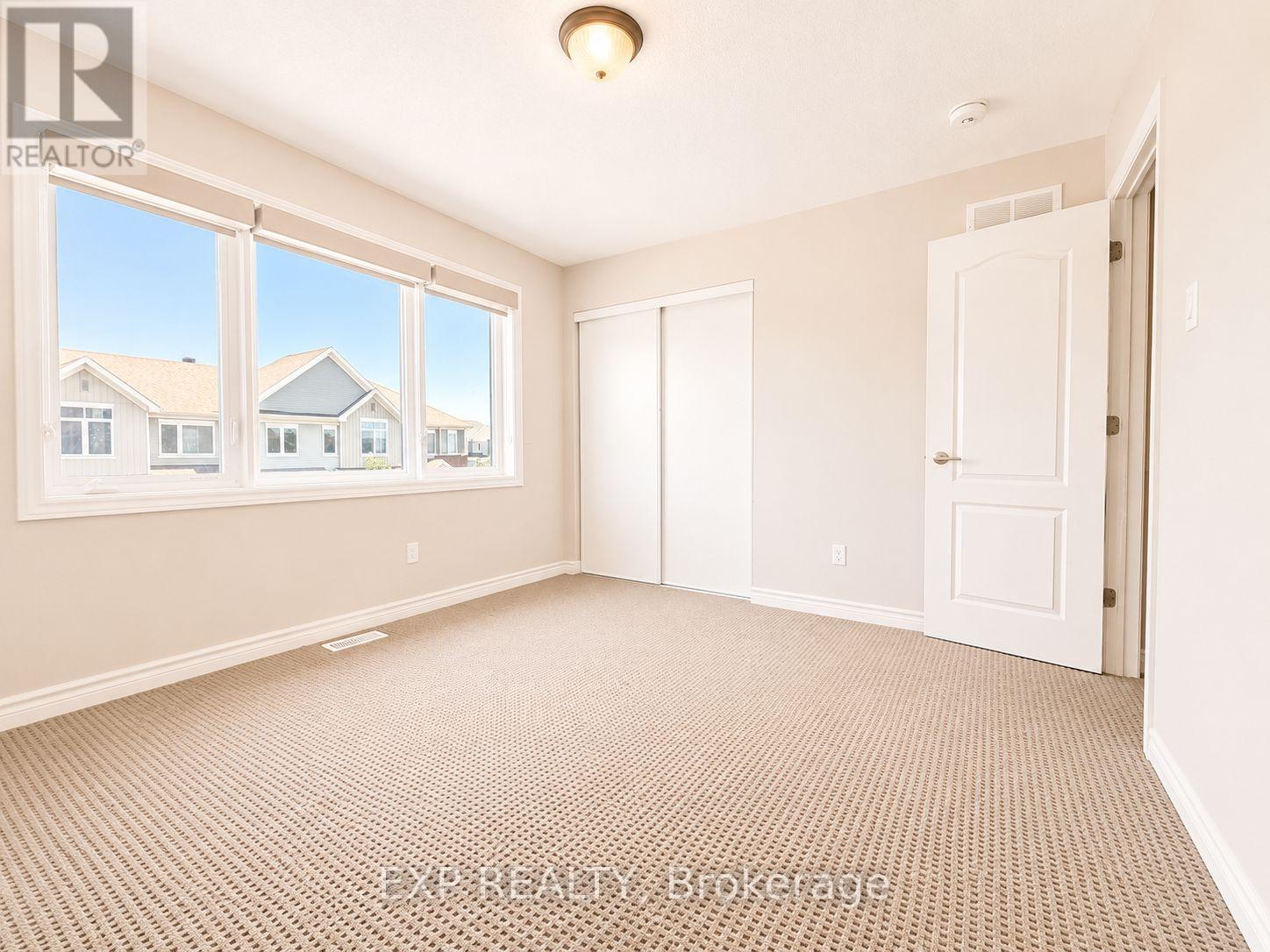 516 LOURY ROW — photo 30 of 44