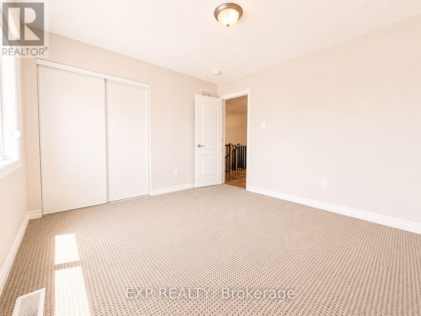 516 LOURY ROW — photo 31 of 44