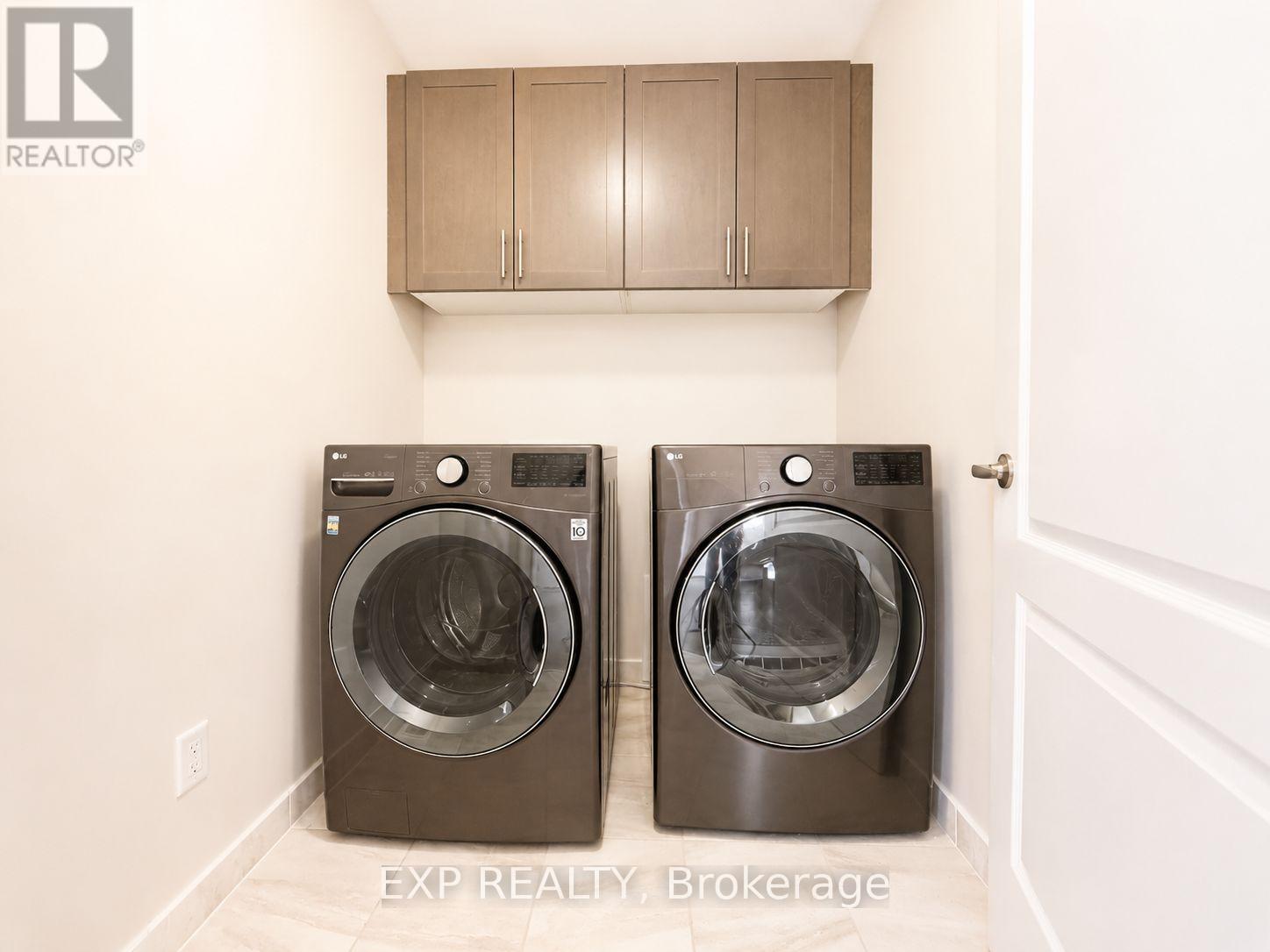 516 LOURY ROW — photo 32 of 44