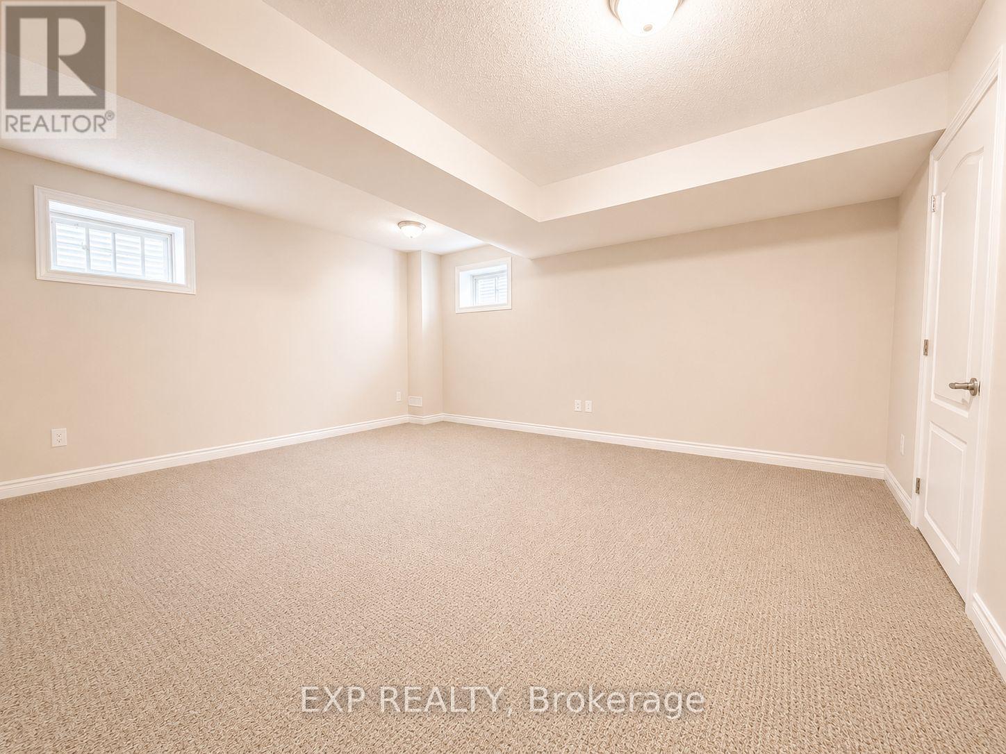 516 LOURY ROW — photo 34 of 44