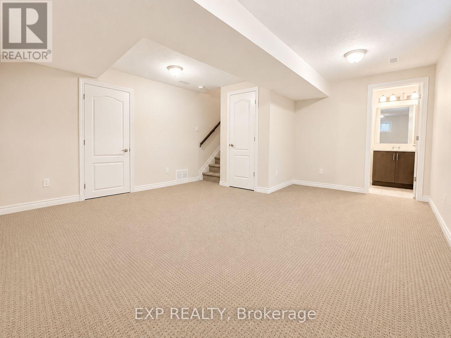 516 LOURY ROW — photo 37 of 44