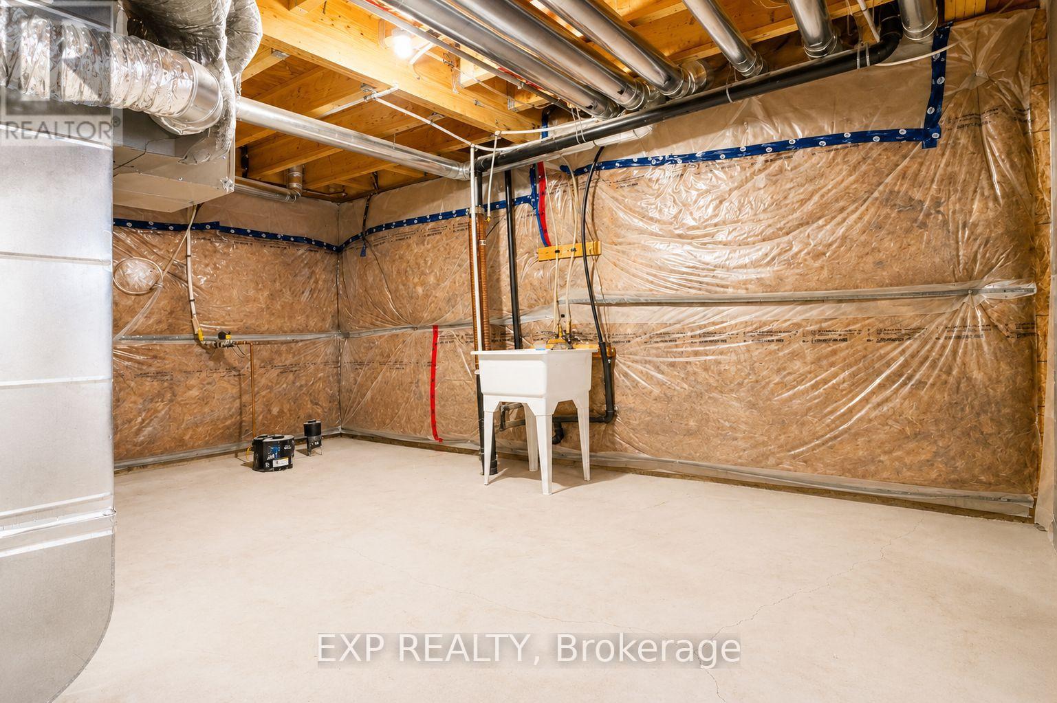 516 LOURY ROW — photo 39 of 44